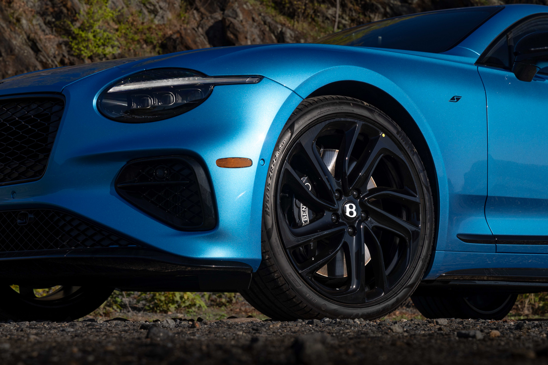 Bentley Continental GT S, Kingfisher blue. 