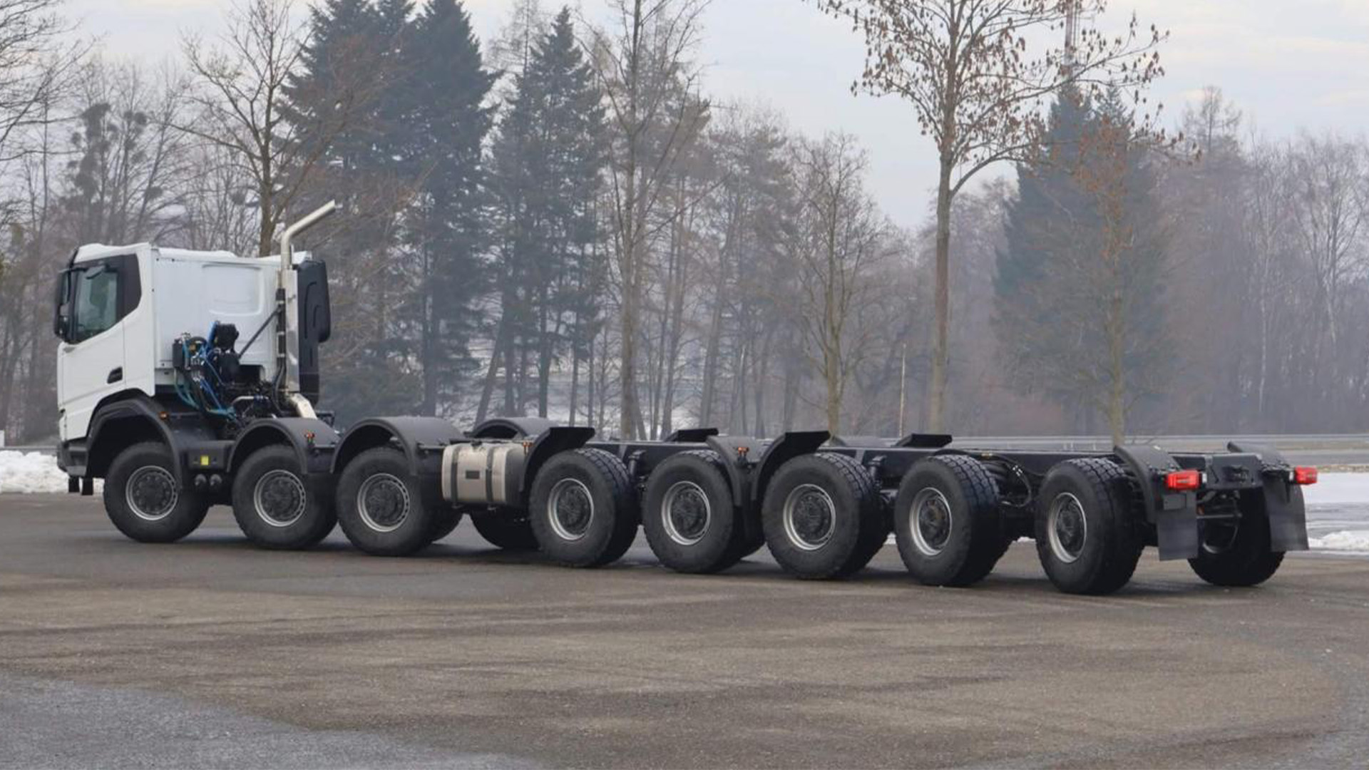 Tatra Phoenix 16x16