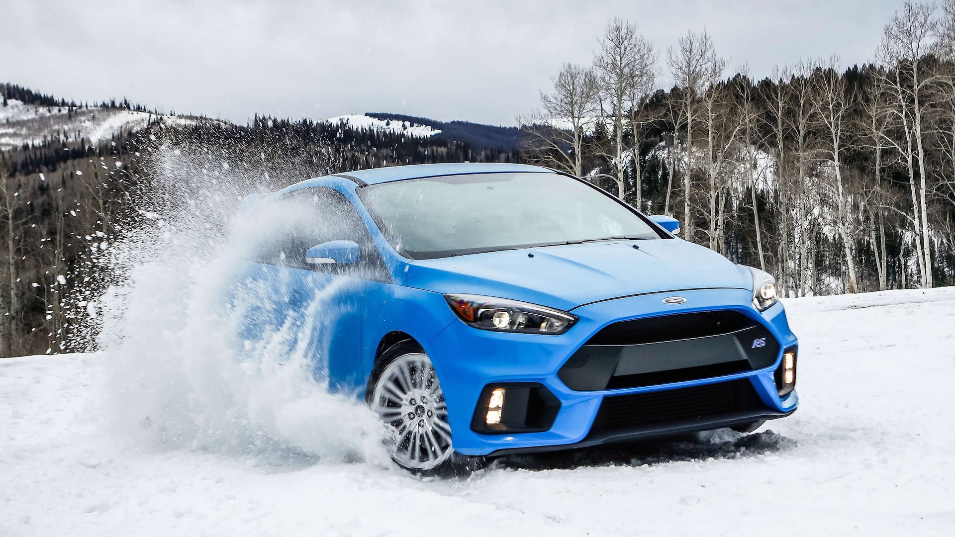 2016 Ford Focus RS drifting in snow
