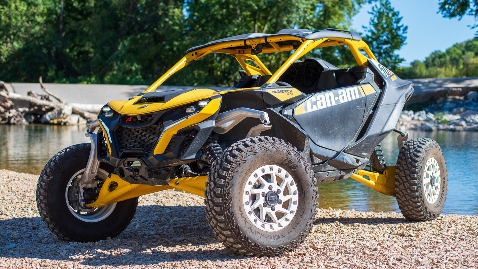 Can-Am Maverick R