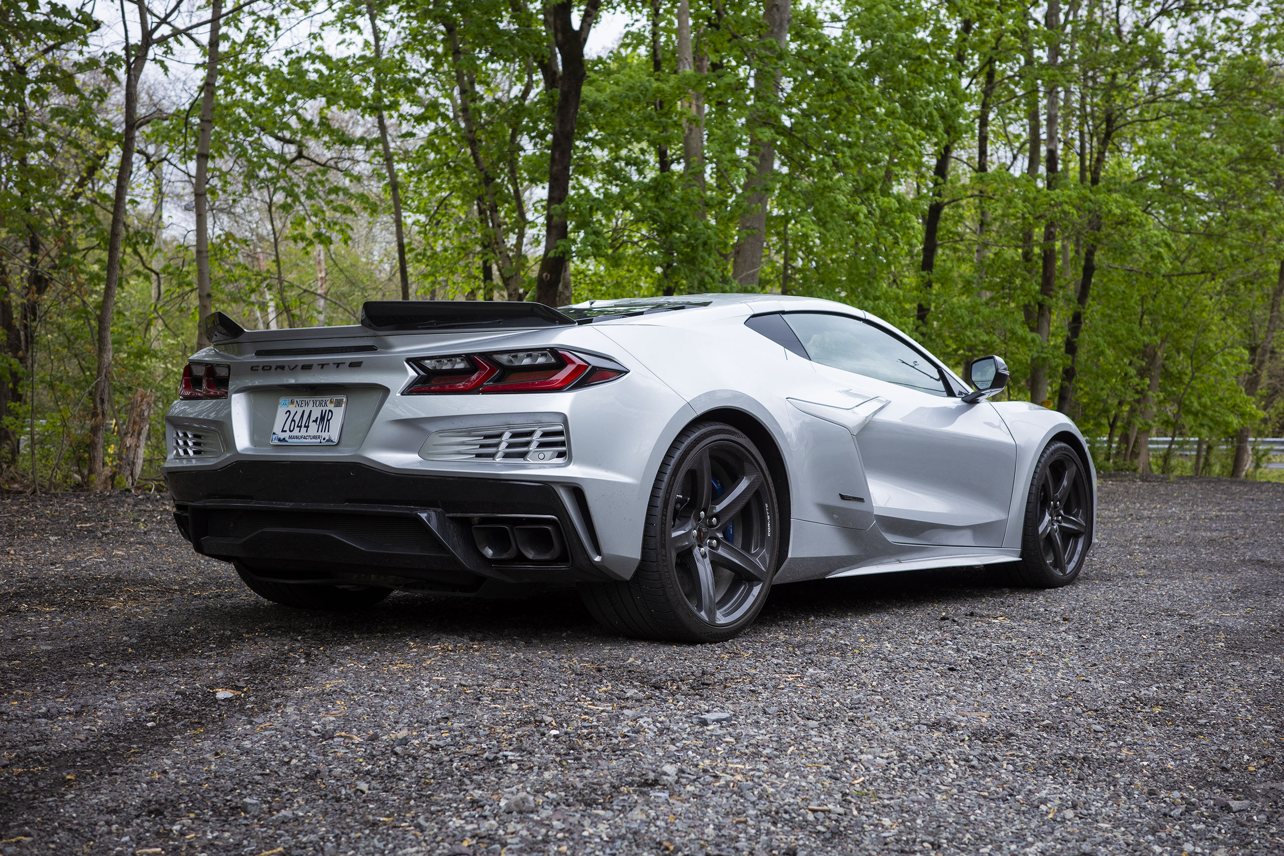 2026 Chevrolet Corvette E-Ray 快速評測：被低估的絕佳性能跑車