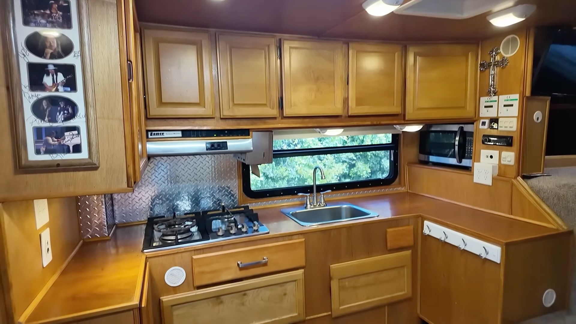 Ford F-550 Super Duty mega camper