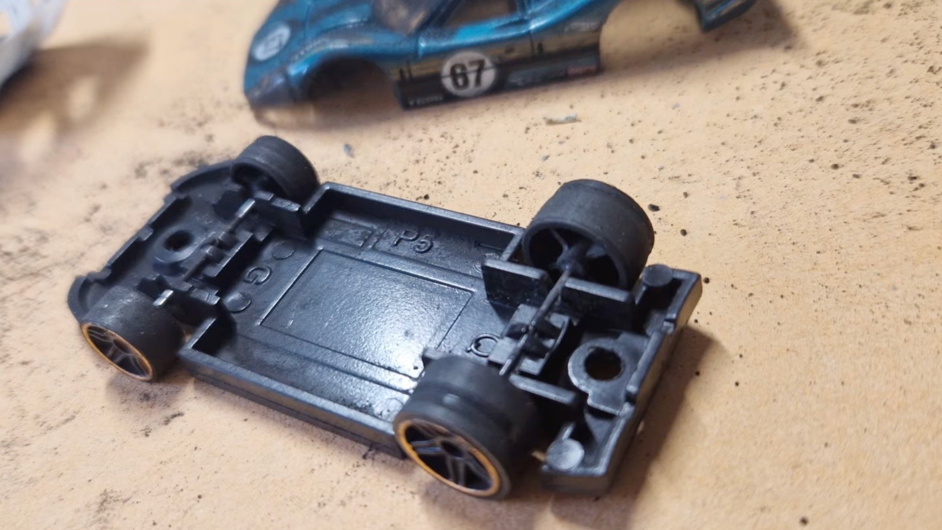 縮小版耐力賽:Hot Wheels 縮小版 GT40 連跑五天,創下驚人里程紀錄