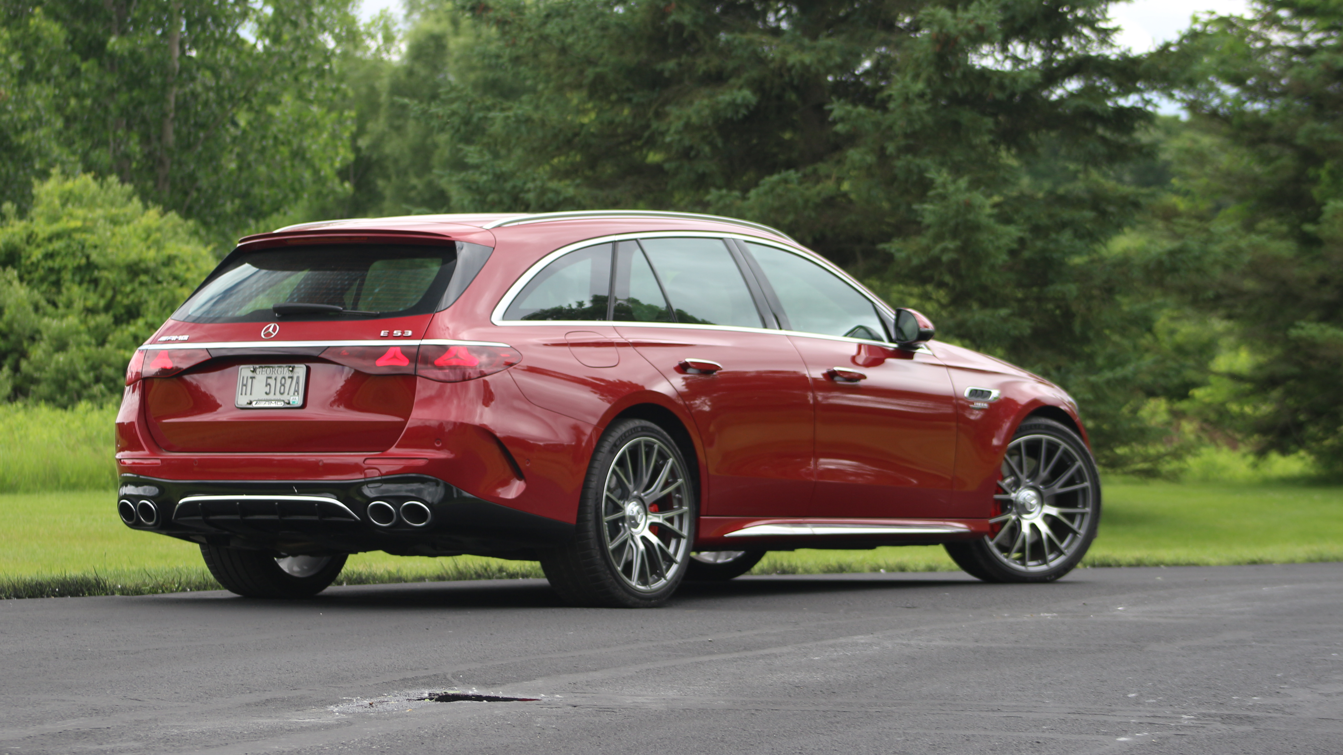 2026 Mercedes-AMG E53 Hybrid 旅行車評測：溫和、狂野，但更多的是令人困惑