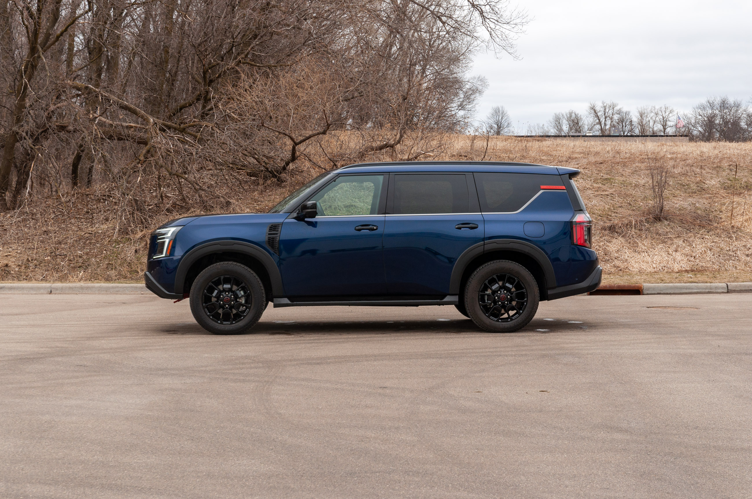2026 Nissan Armada Pro-4X 評測：美國市場最接近 Land Cruiser 的越野休旅