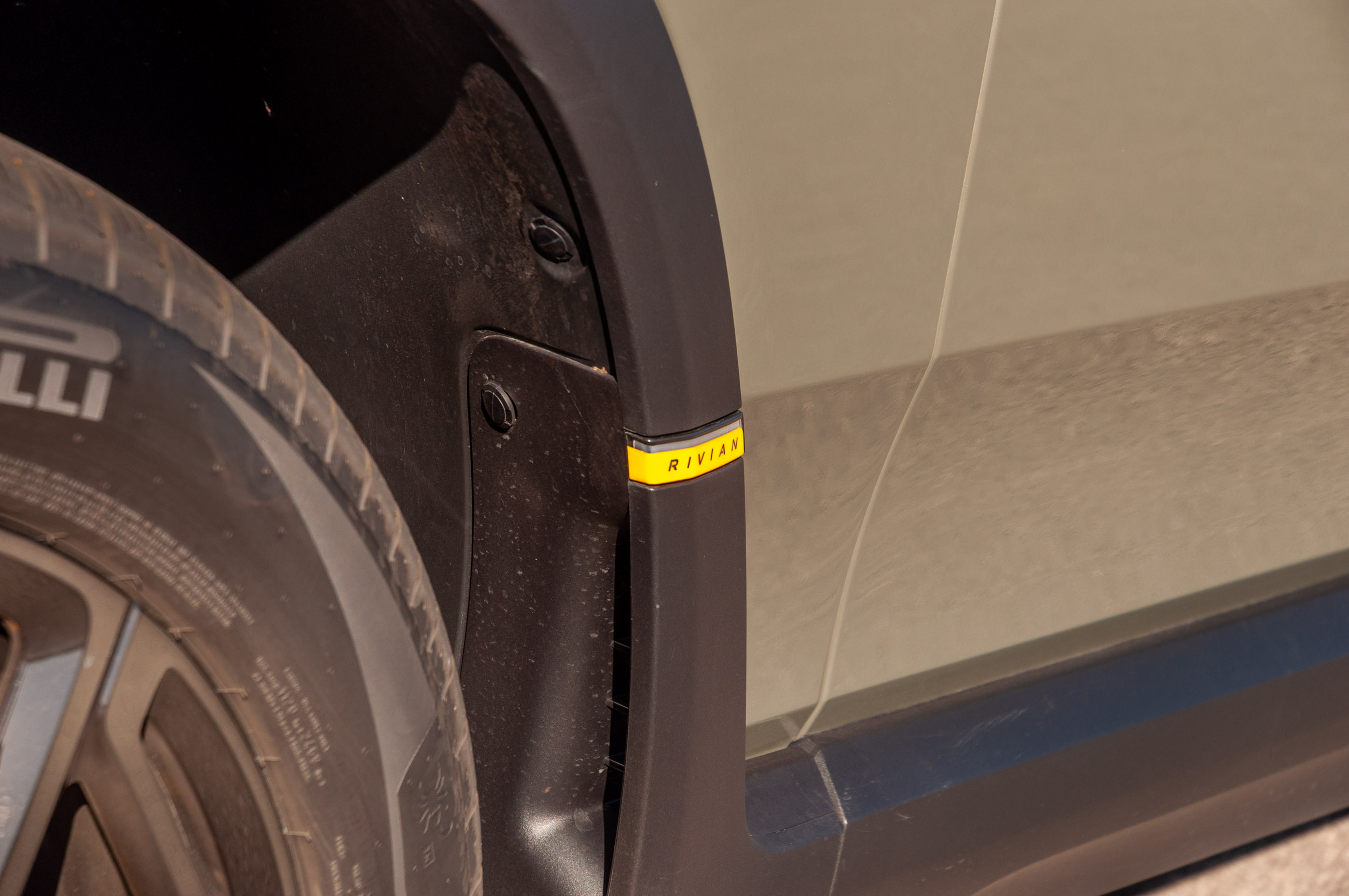2027 Rivian R2