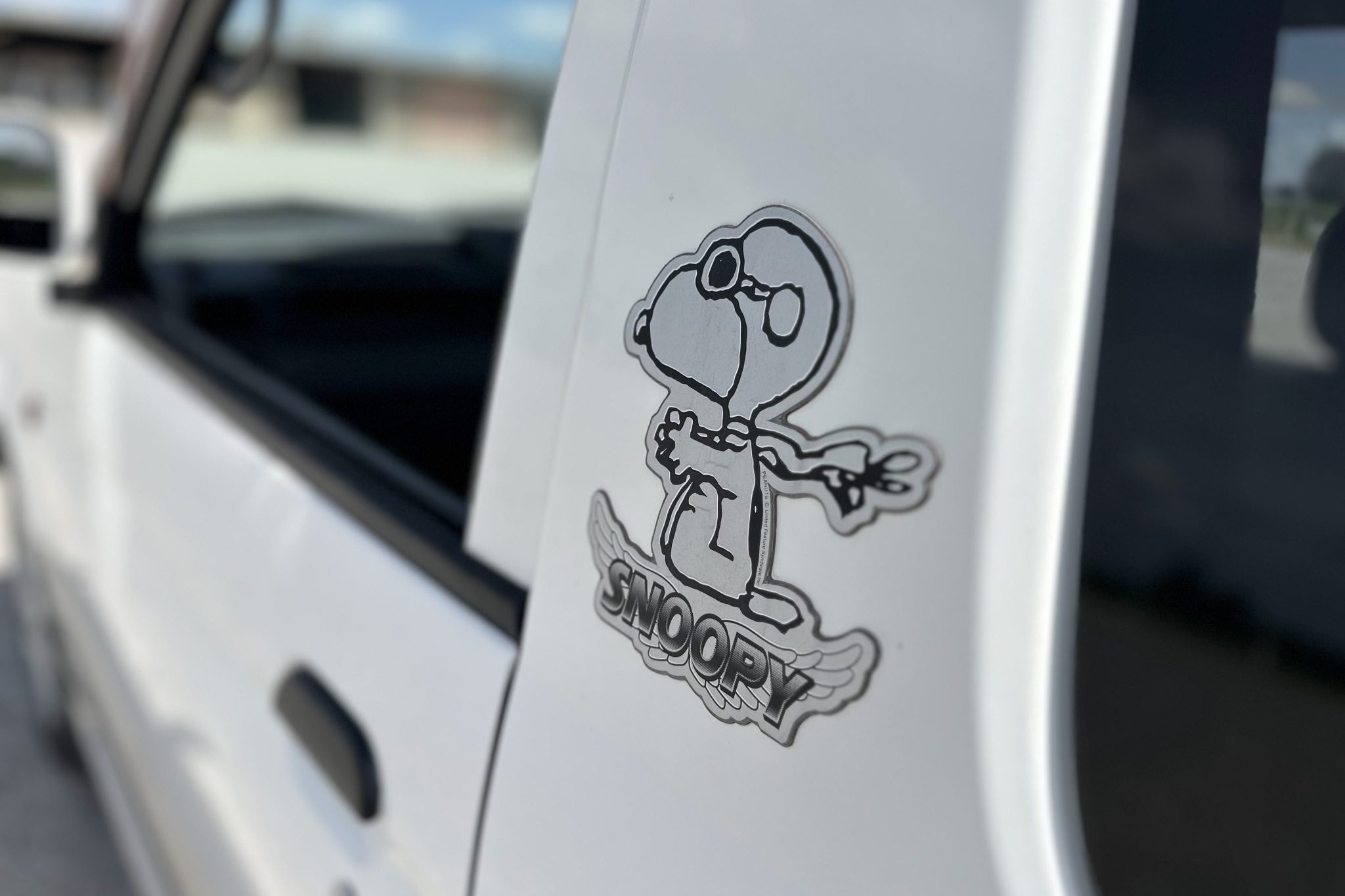 日本限定！這輛三菱Pajero Mini Snoopy特仕版超可愛