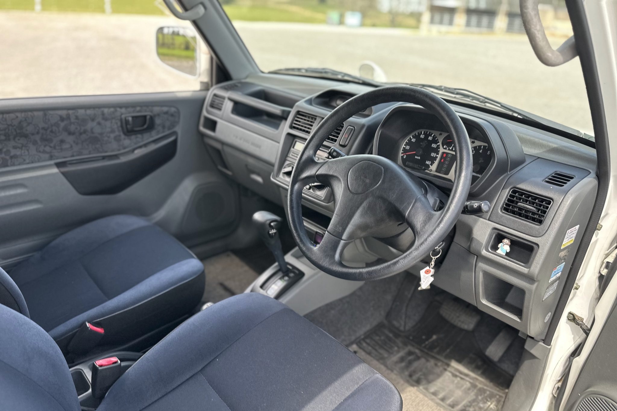2000 Mitsubishi Pajero Mini Snoopy Edition