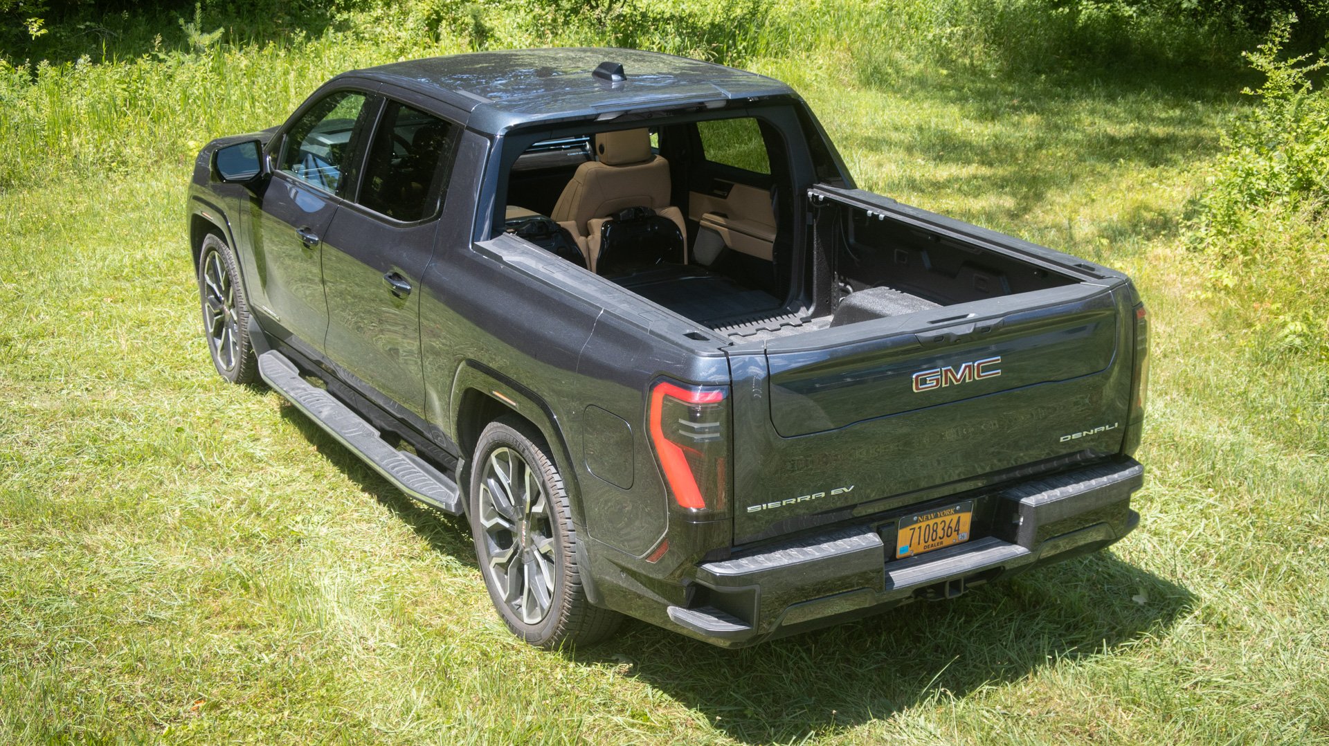 GMC Sierra MidGate Pro in action.
