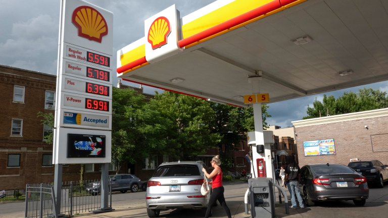 Car fills up at Shell gas station in Chicago in June 2026.