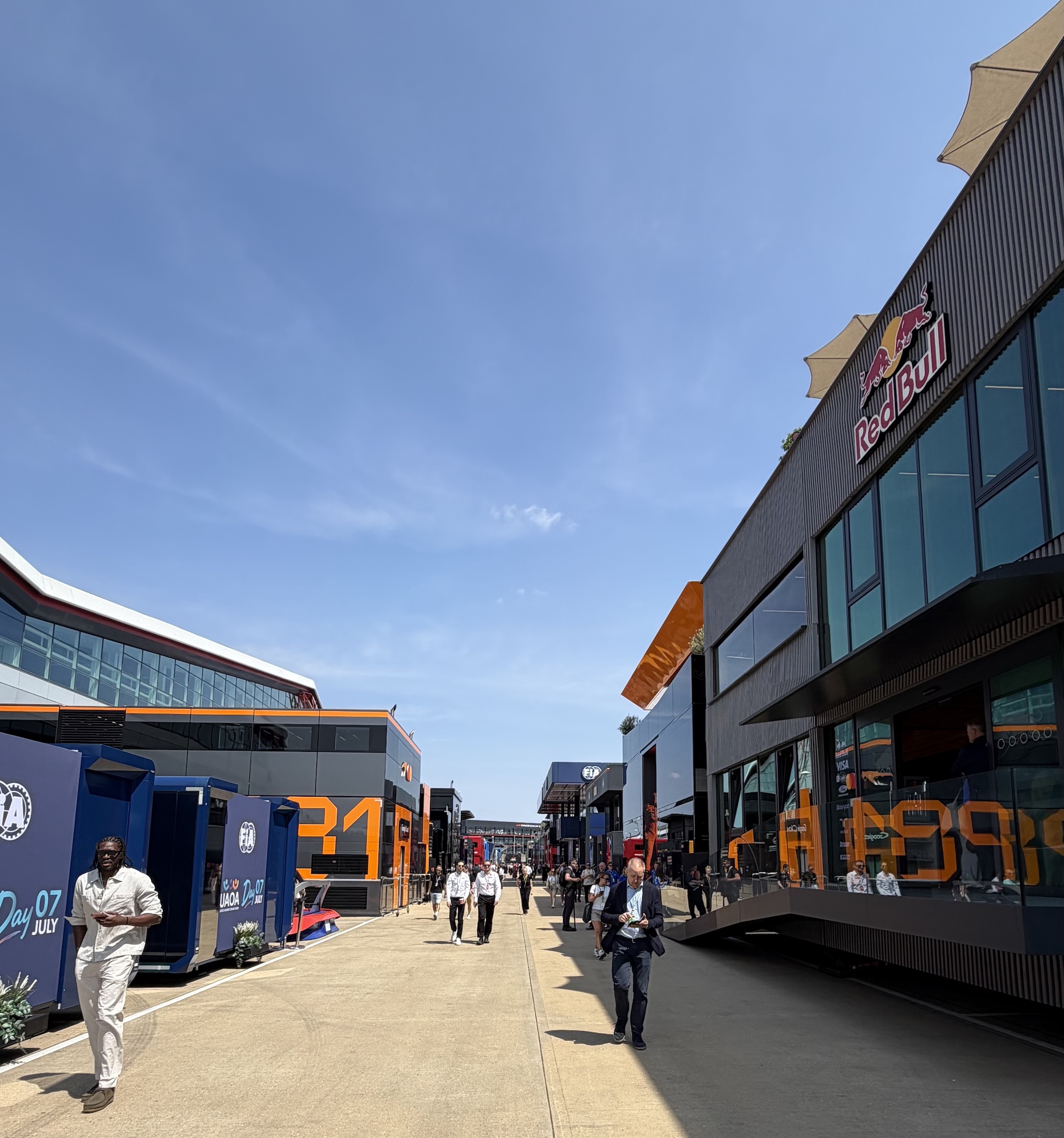 2026年F1車隊休息區巡禮：豪華移動總部大比拼
