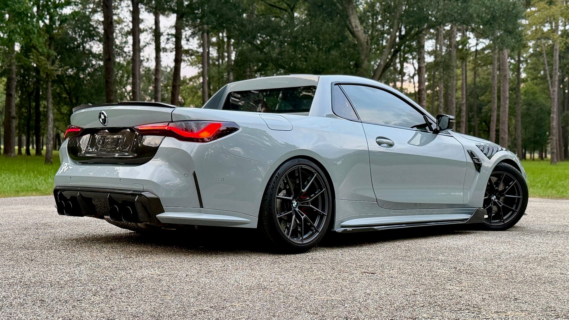 2022 BMW M4 pickup