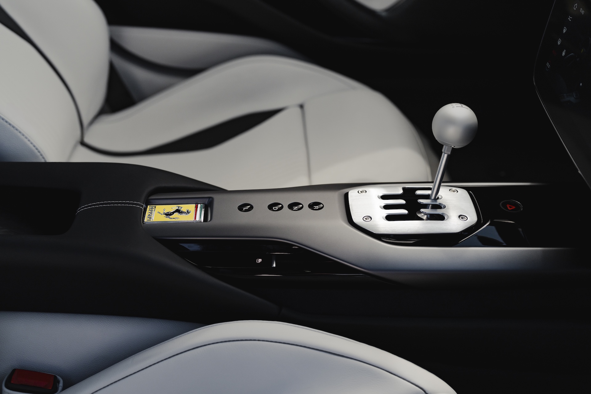 2027 年 Ferrari 12Cilindri Manuale：法拉利重拾手排變速箱？