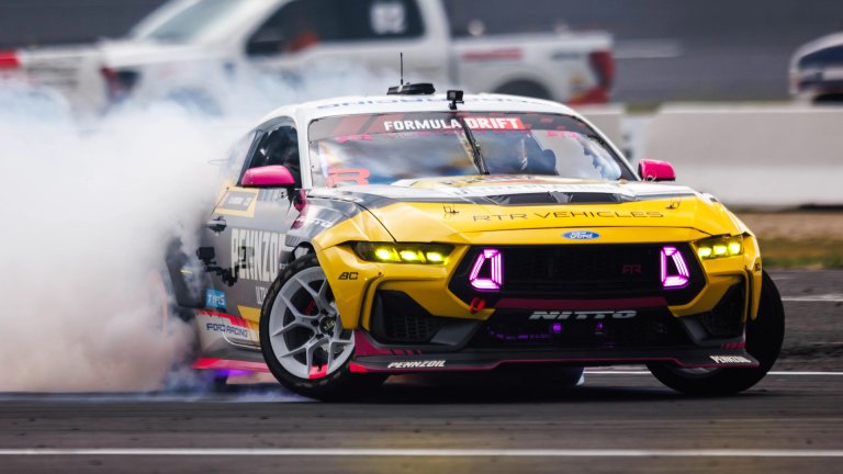 RTR Mustang in a slide