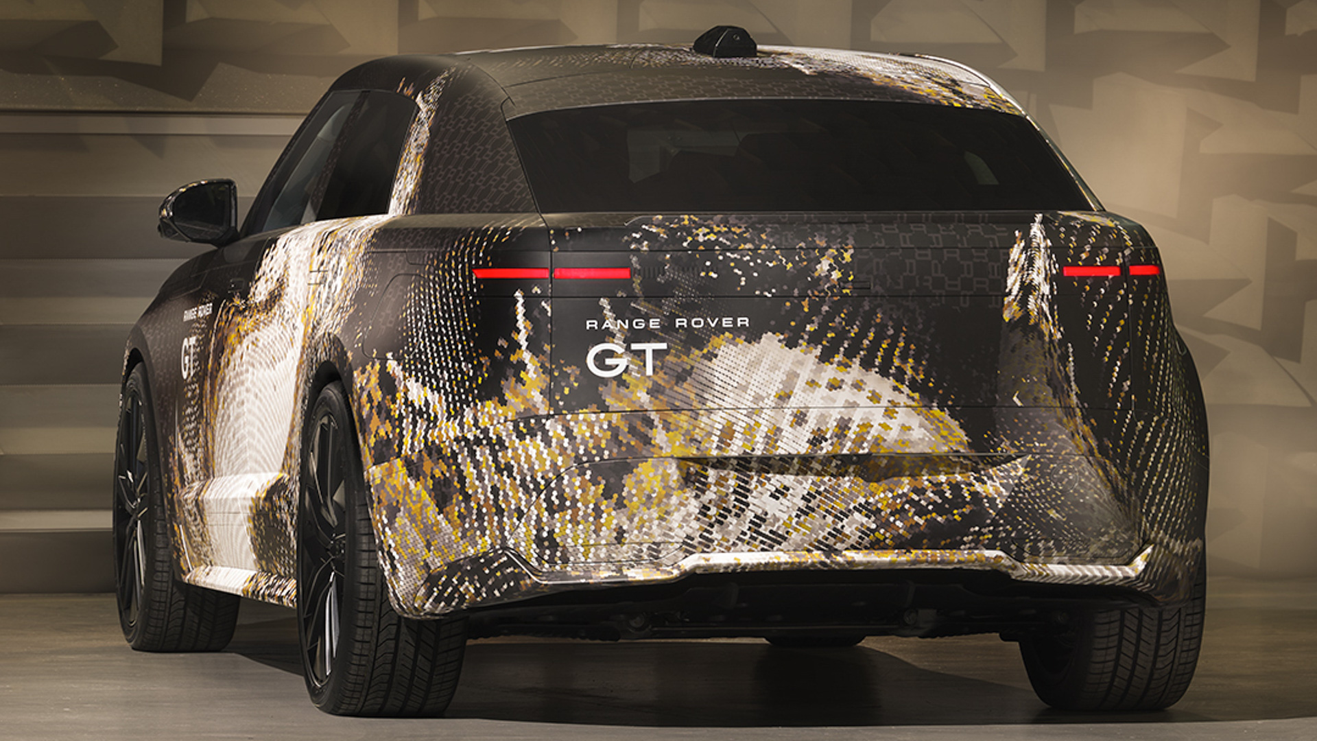 路虎推出首款電動豪華旅行轎跑Range Rover GT