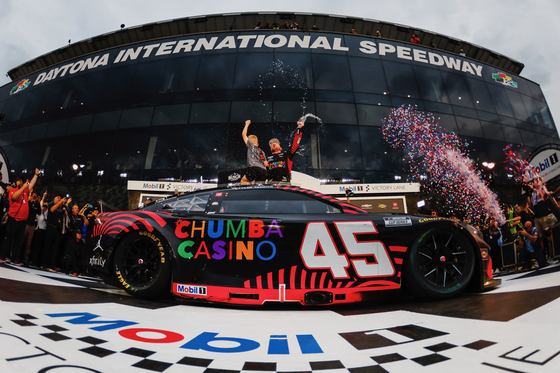 NASCAR 在達通納賽事將降低馬力至 465 匹，以提升超車機會