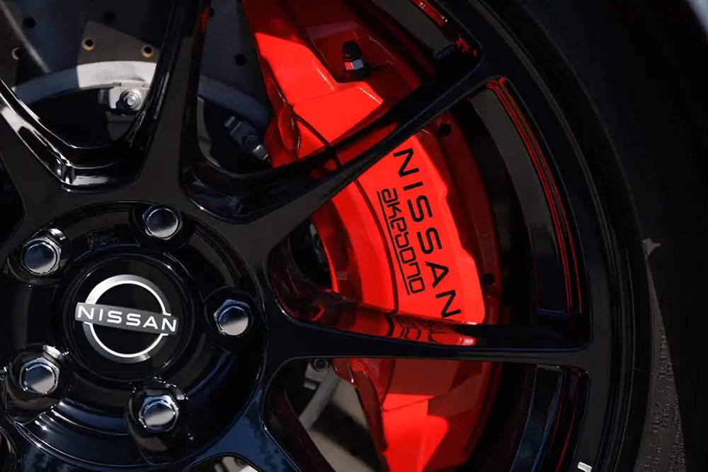 Nissan brake caliper color