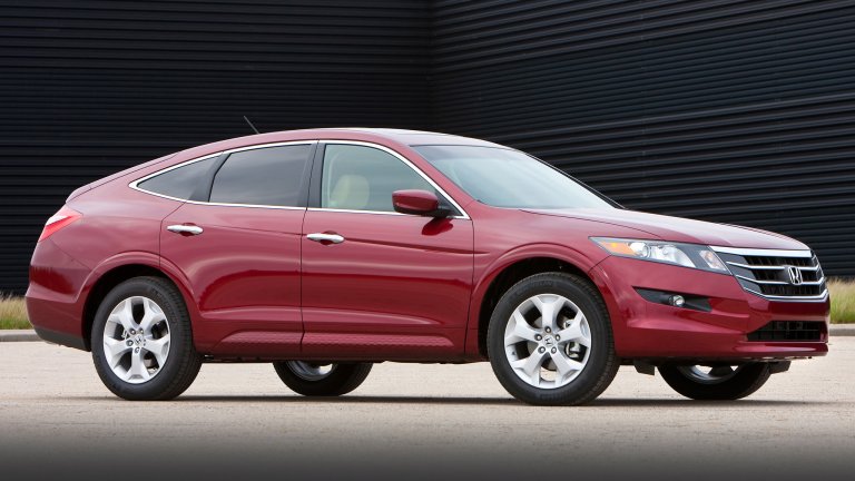 Honda Accord Crosstour front 3/4 view