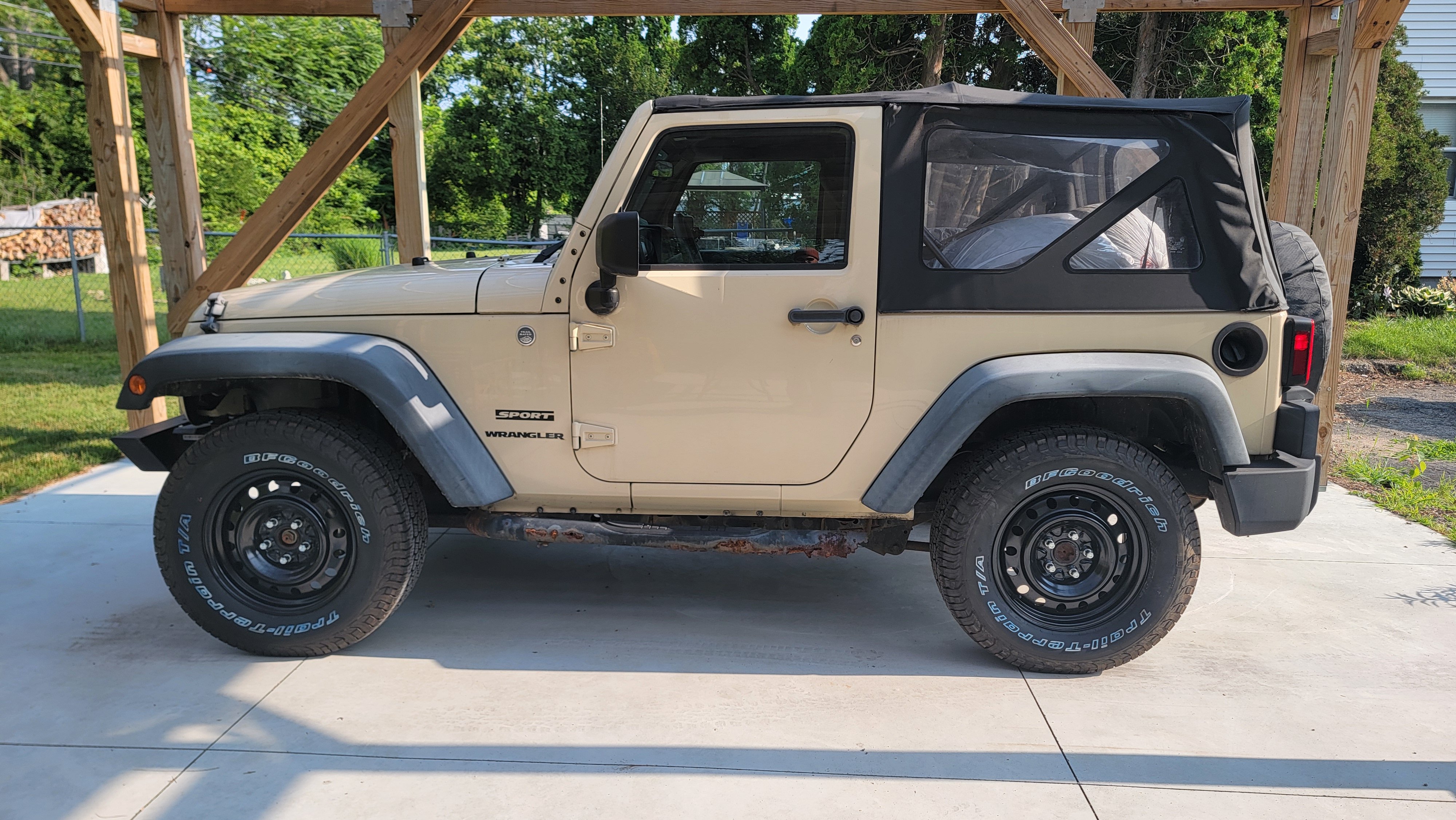 2011 Jeep Wrangler JK w/ BFGoodrich Trail-Terrain T/A+
