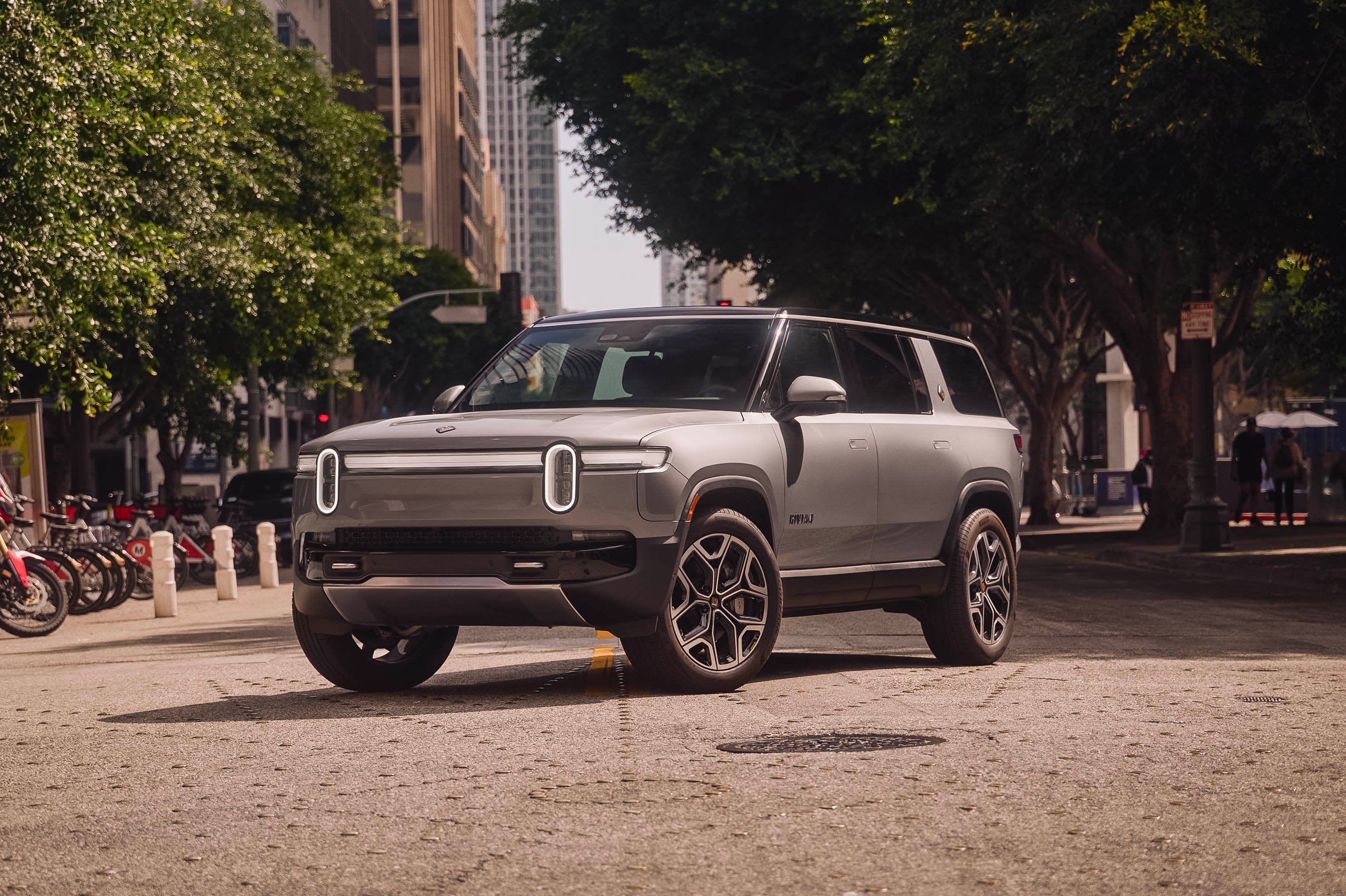 2027 Rivian R1S