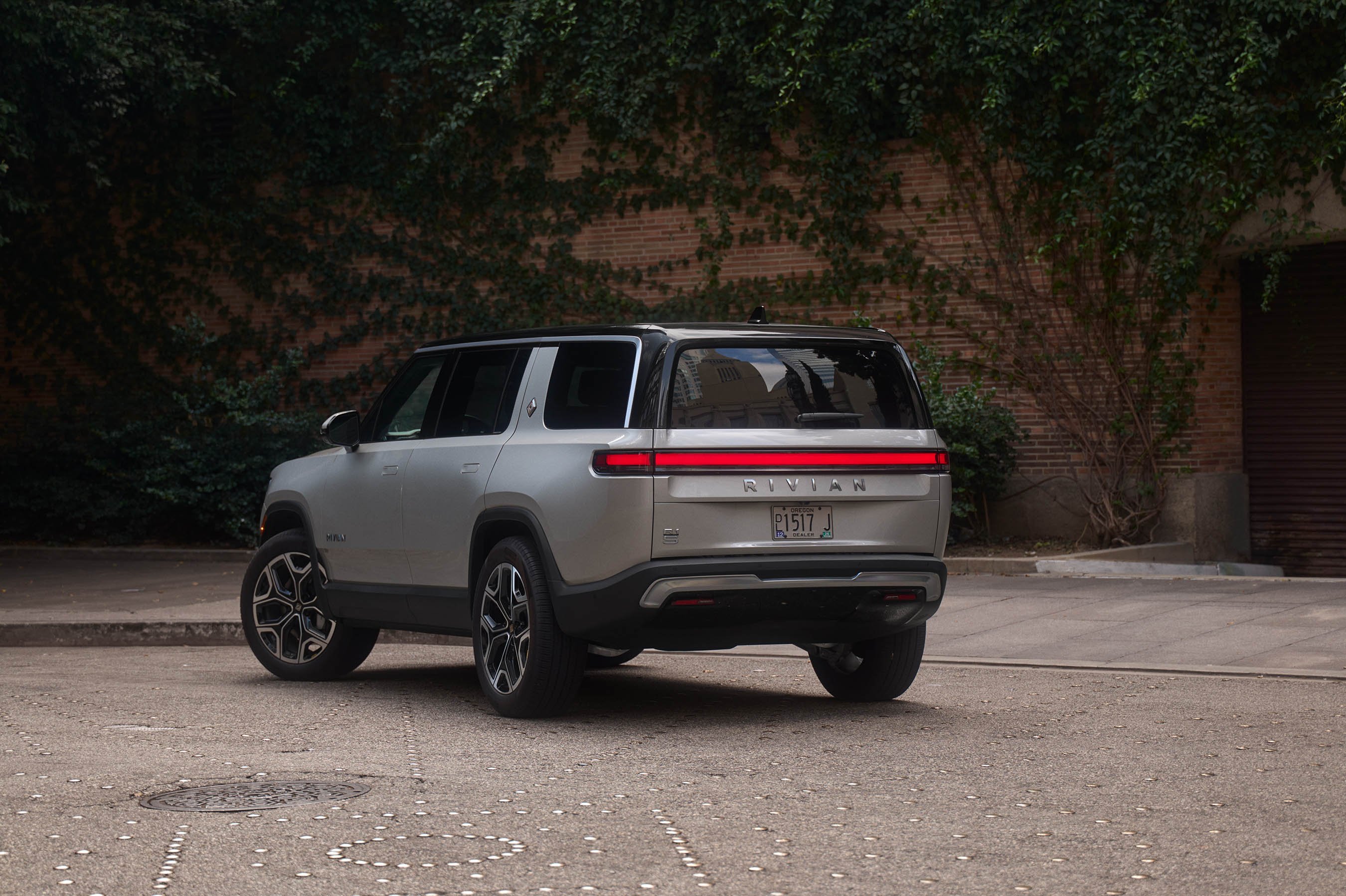 2027 Rivian R1S