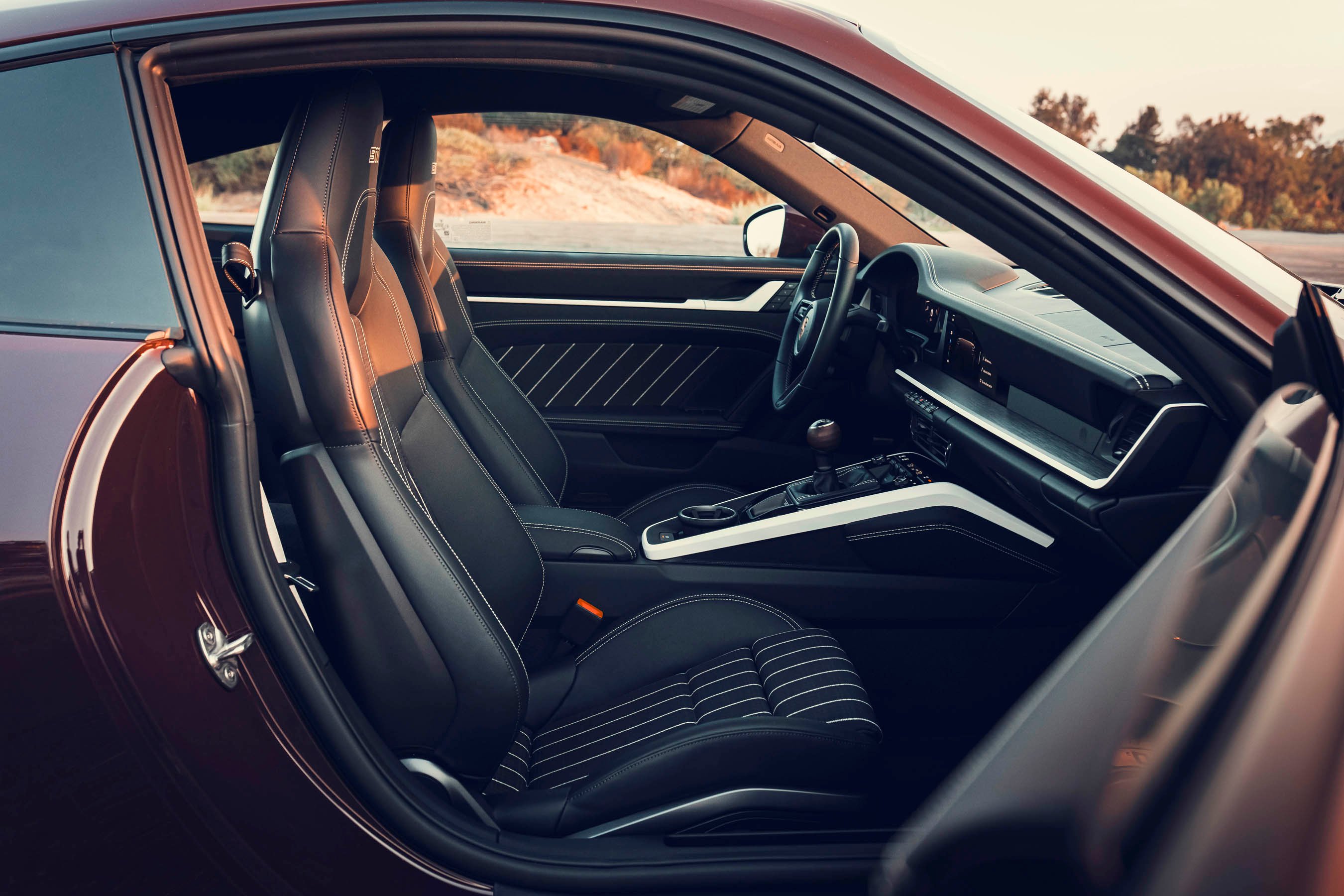 Porsche 911 Carrera S manual interior