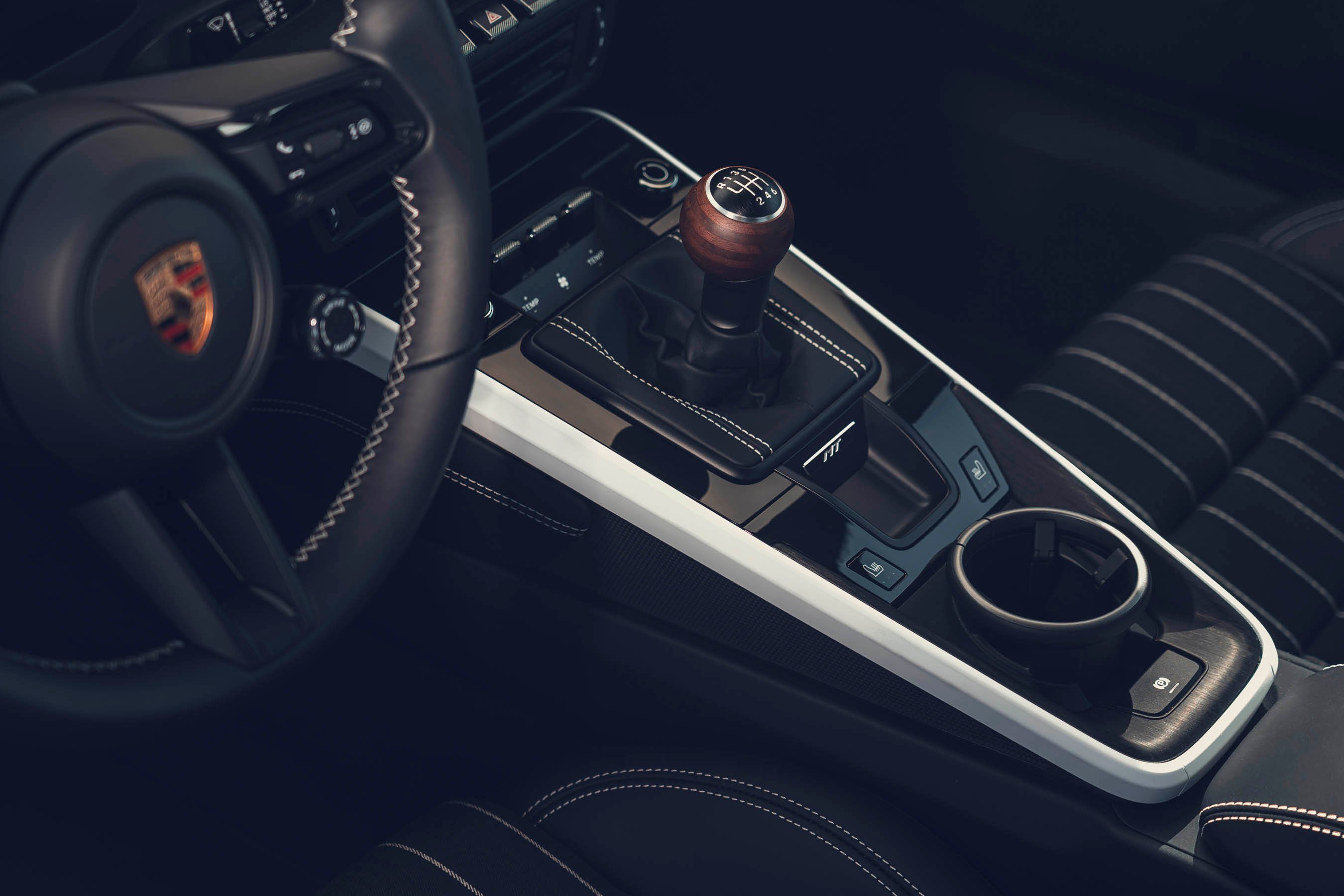Porsche 911 Carrera S manual interior