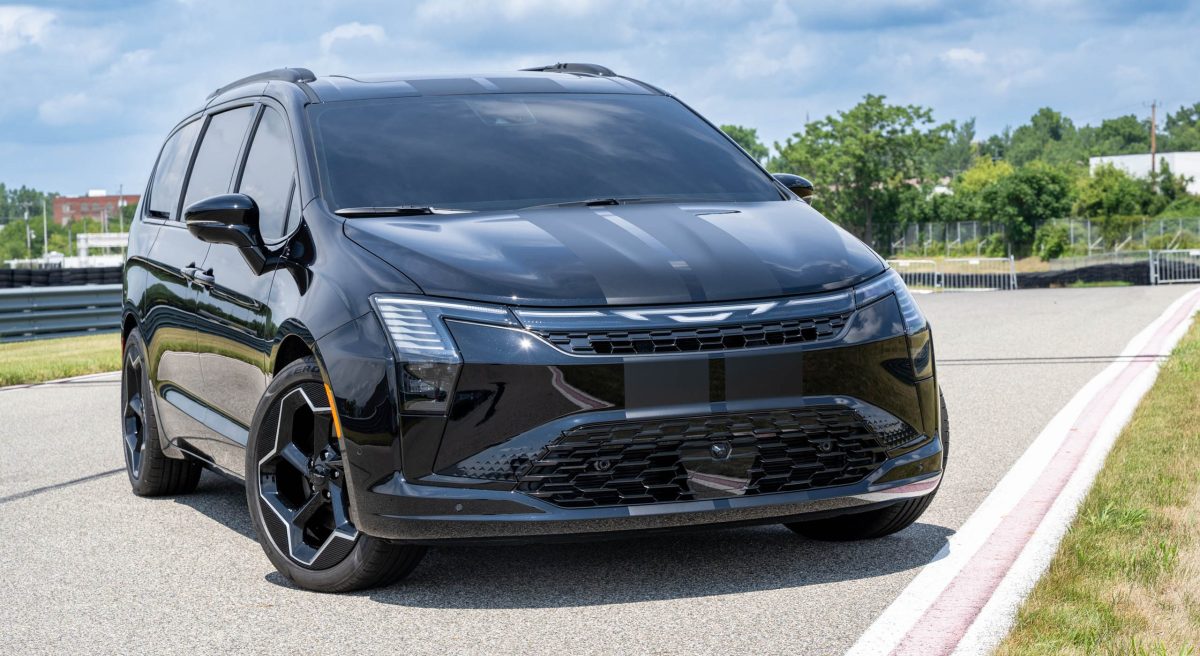 Chrysler 執行長暗示將推出原廠降低懸吊的 Pacifica：敬請期待