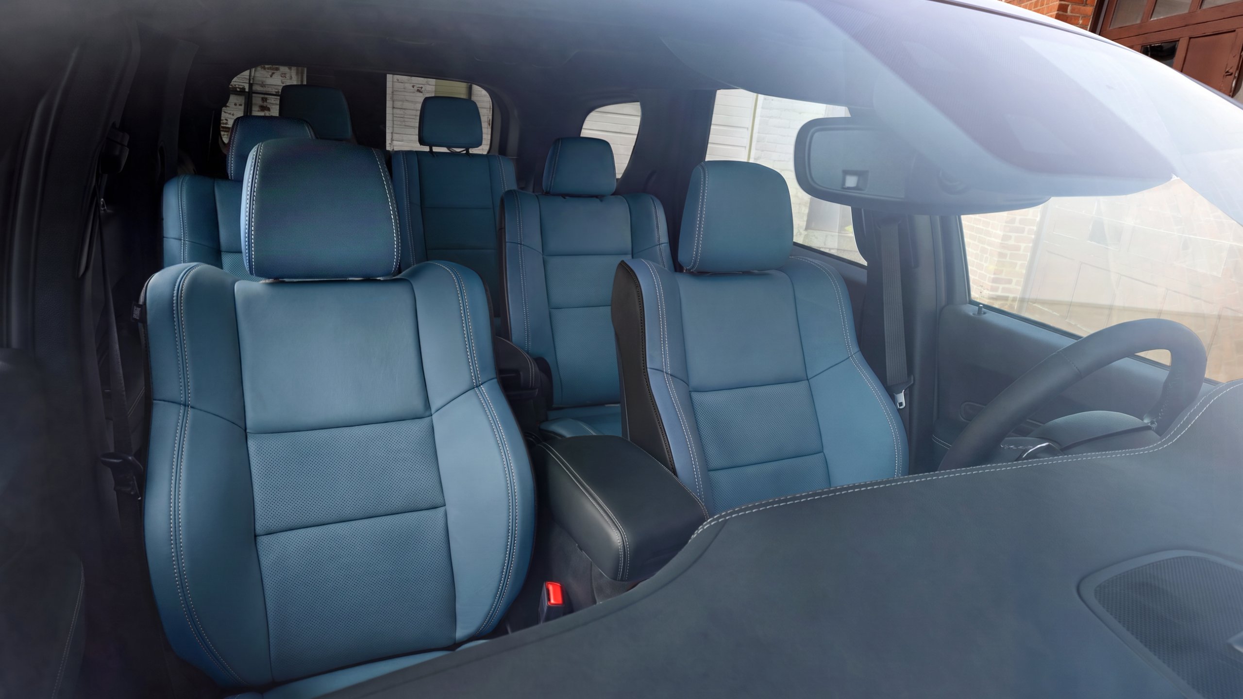The new Dodge Durango R/T 392 Smokescreen Concept features Petrol Blue Laguna leather performance seats with dual silver stitching.