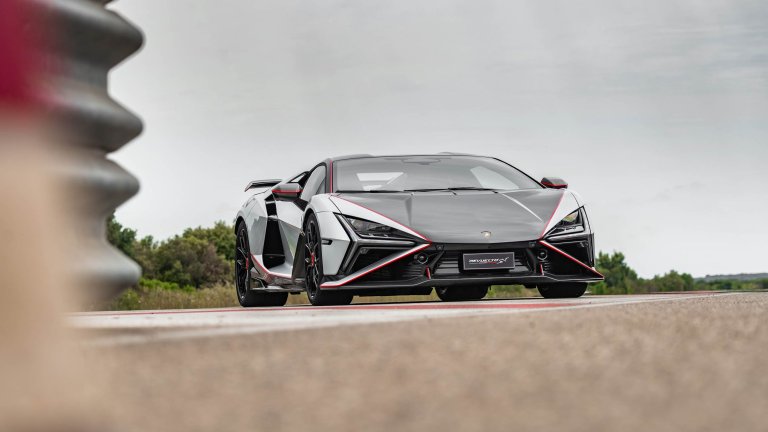 Lamborghini Revuelto SV