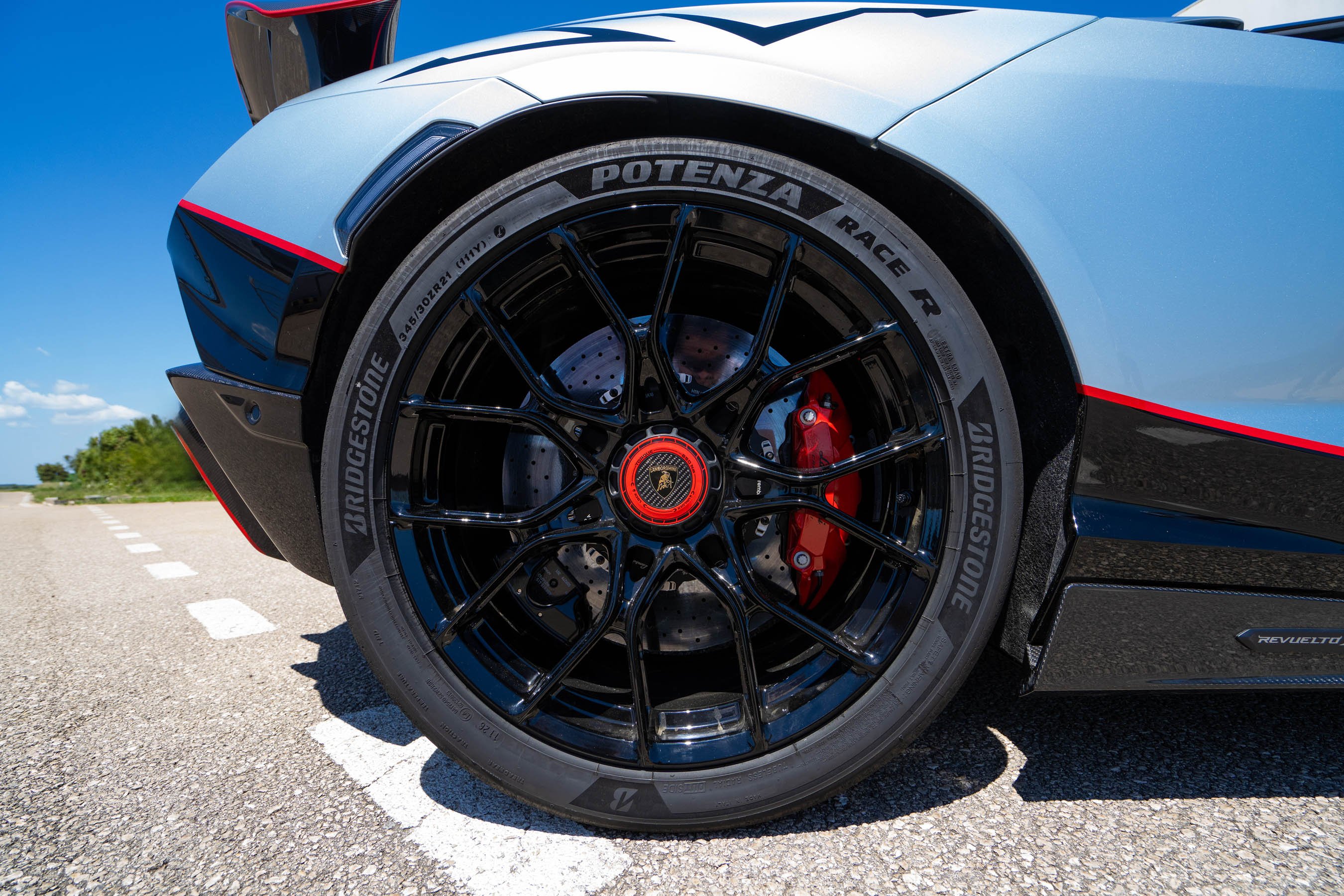 Lamborghini Revuelto SV