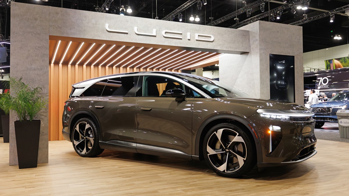 Lucid 因成本削減計畫延後中型 SUV Cosmos 上市時程