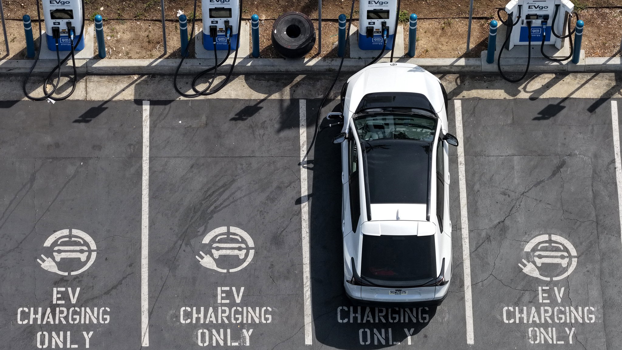 Global EV Sales Rise 9% Despite North America Slump