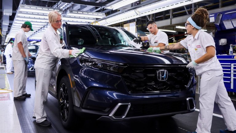 Honda CR-V manufacturing line