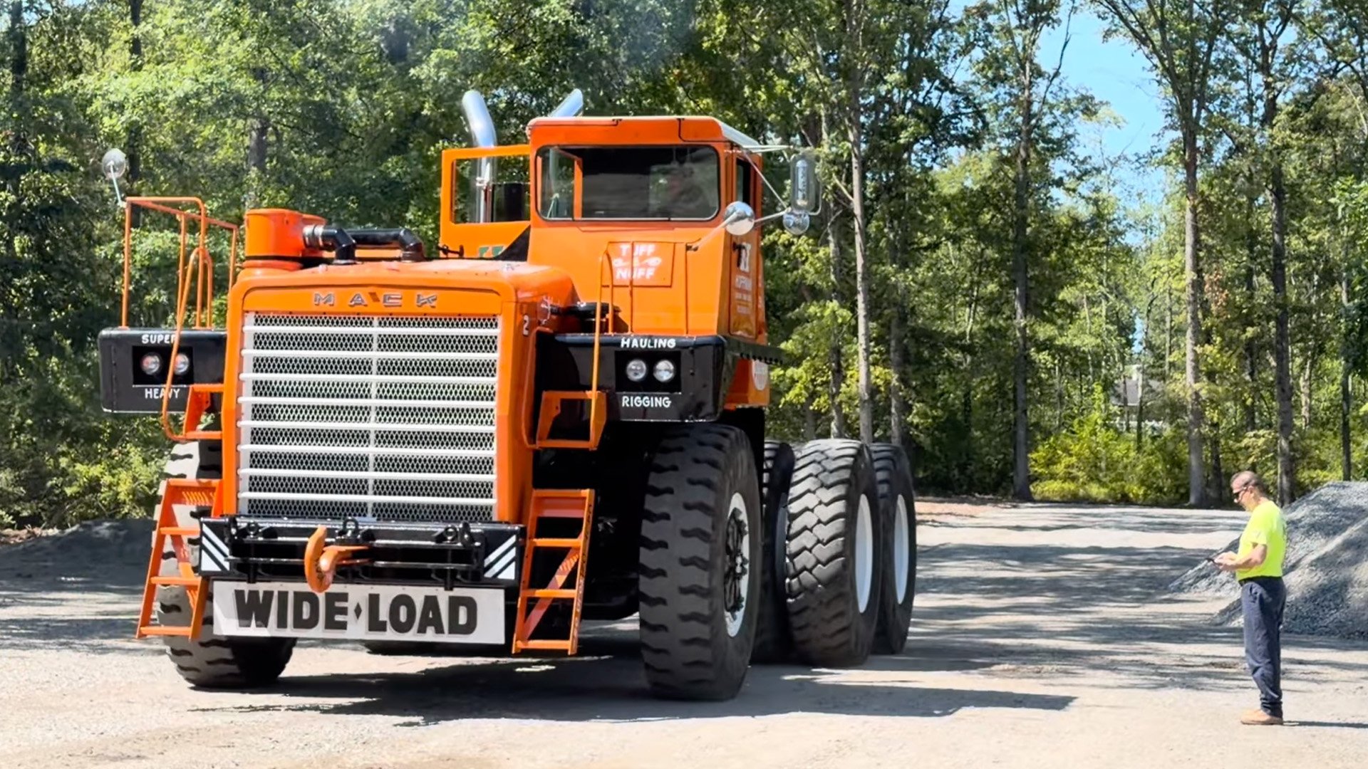 Mack M100SX
