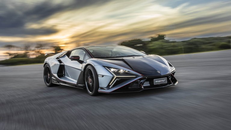 Lamborghini Revuelto SV