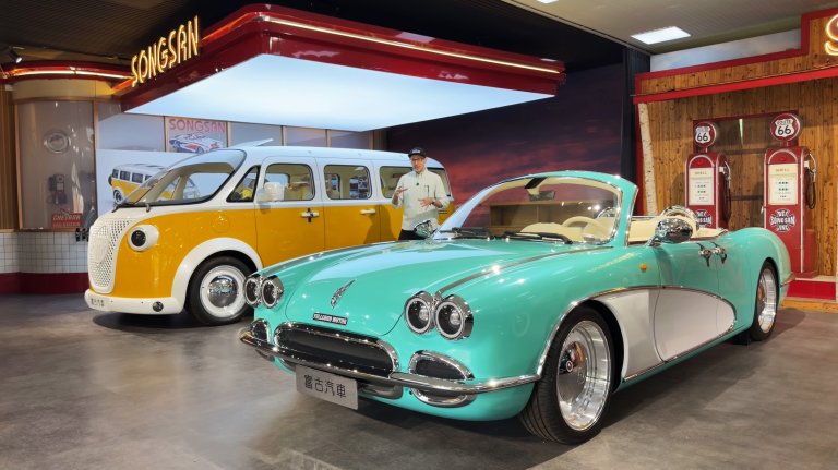 FullGood EVs on display in showroom