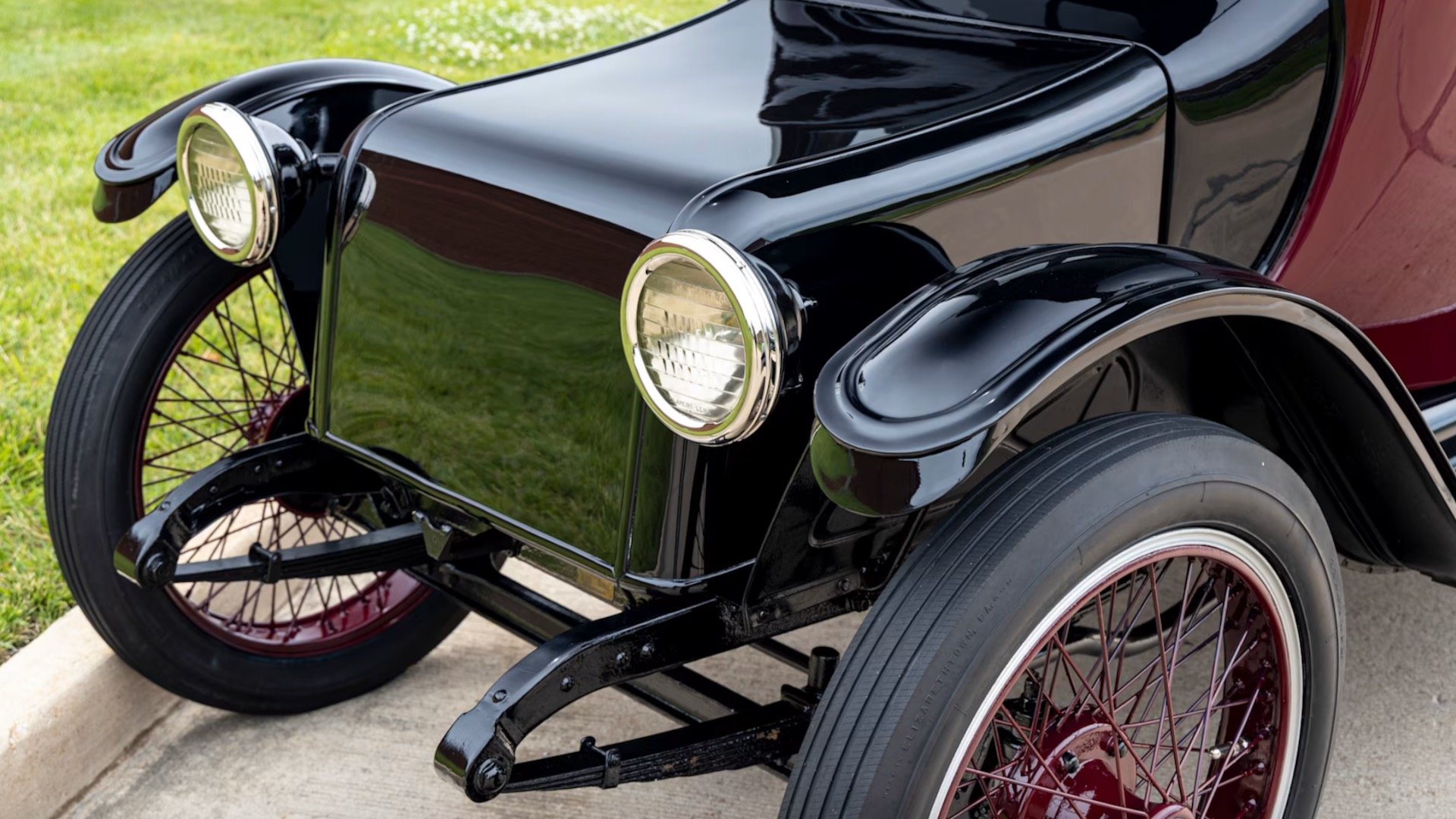 1918 Detroit Electric Model 75B Brougham coupe