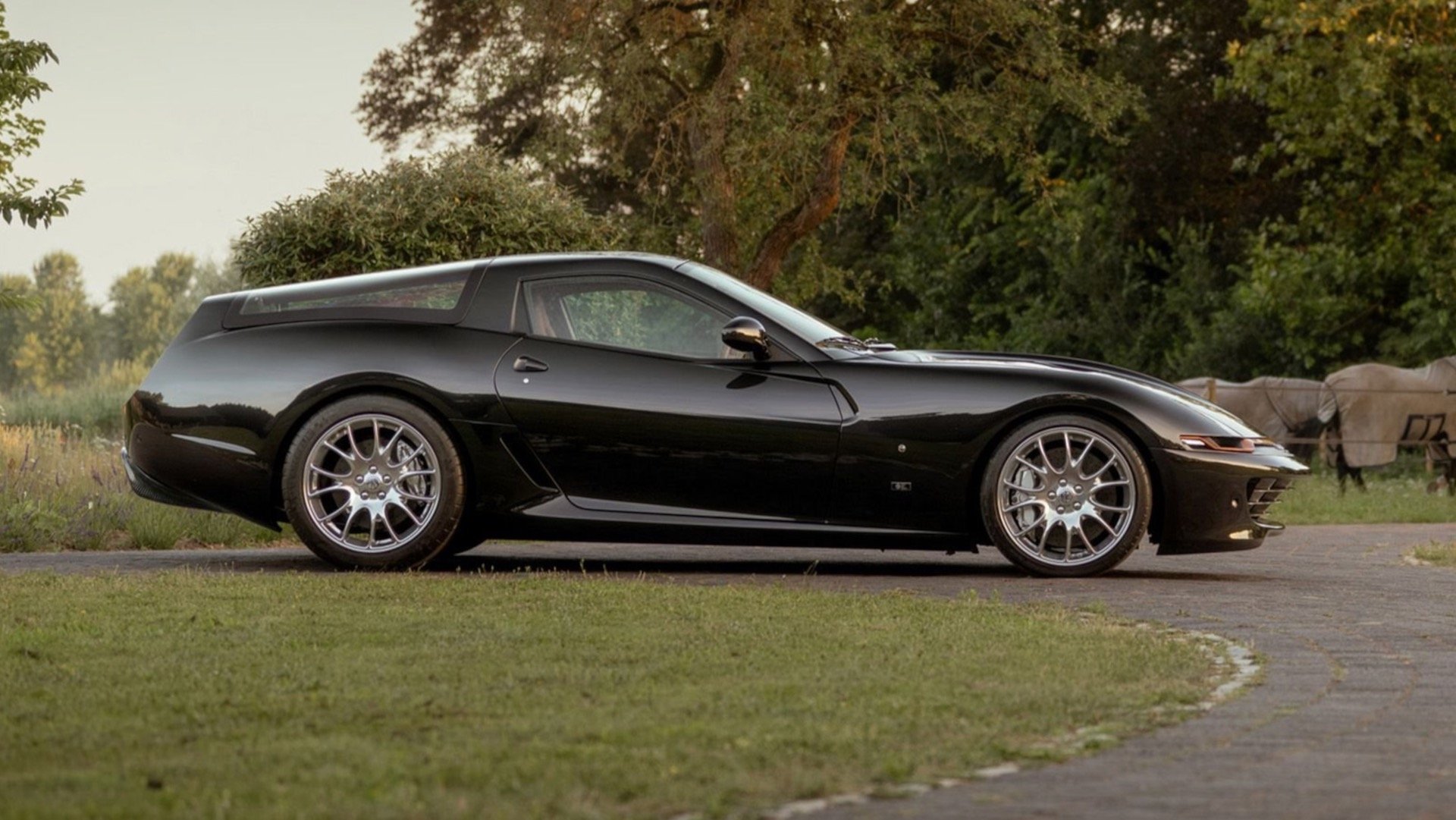 Ferrari Daytona Shooting Brake Hommage by Niels van Roij