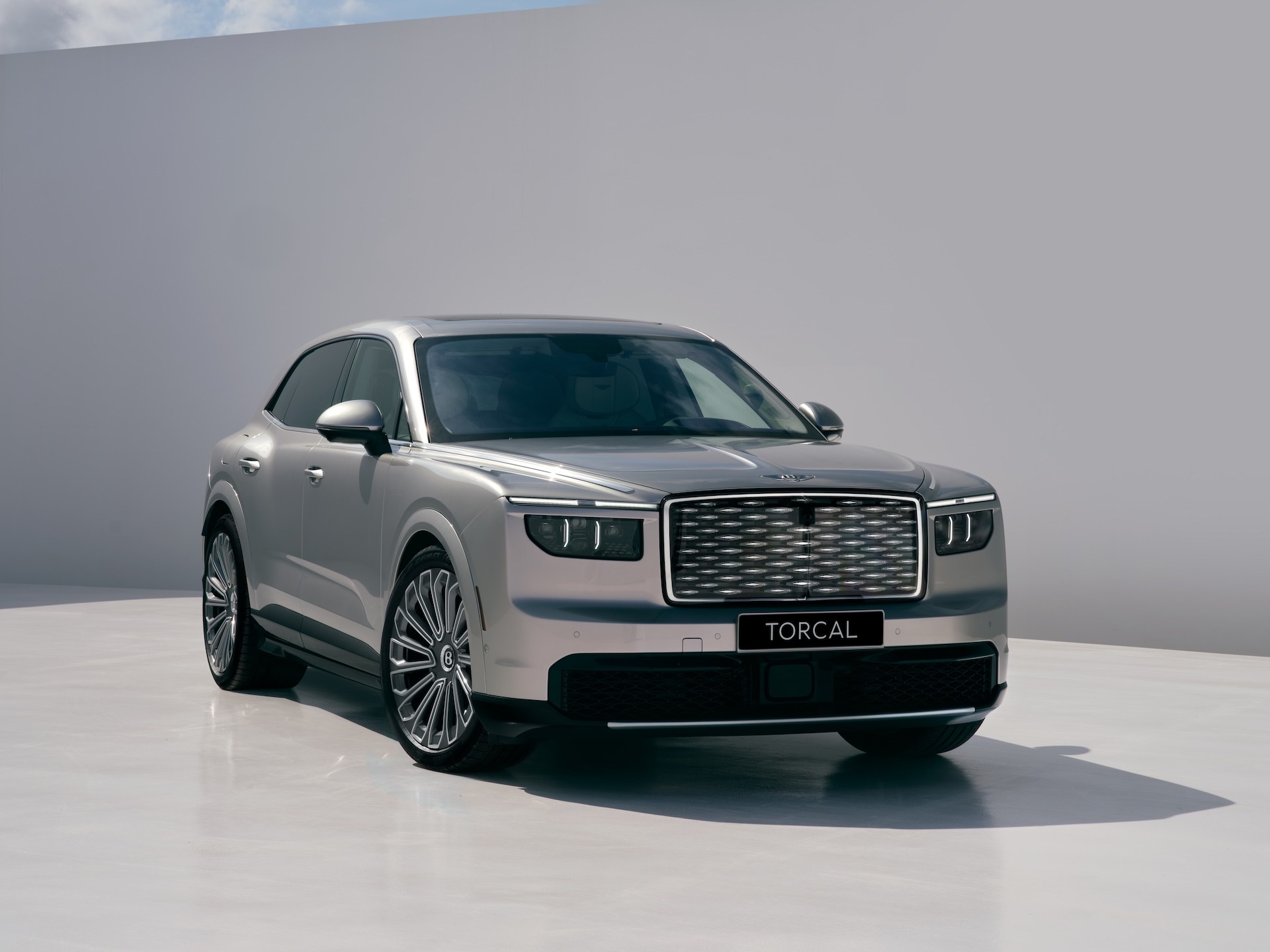 2028 Bentley Torcal：賓利首款電動車，外型比 Bentayga 更兇悍，馬力多出 235 匹
