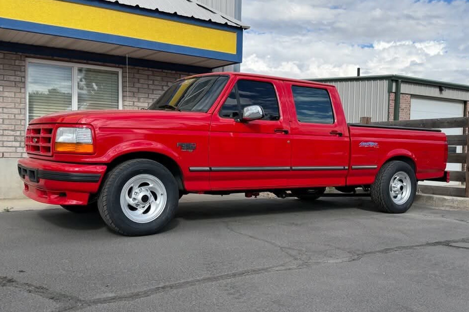 Ford F-250 Lightning clone