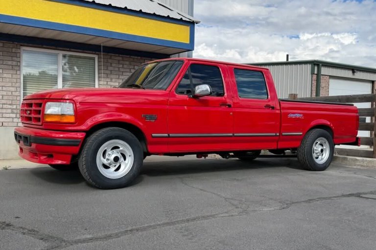 Ford F-250 Lightning clone
