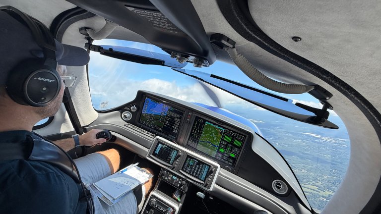 View from the cockpit of a Cirrus SR22