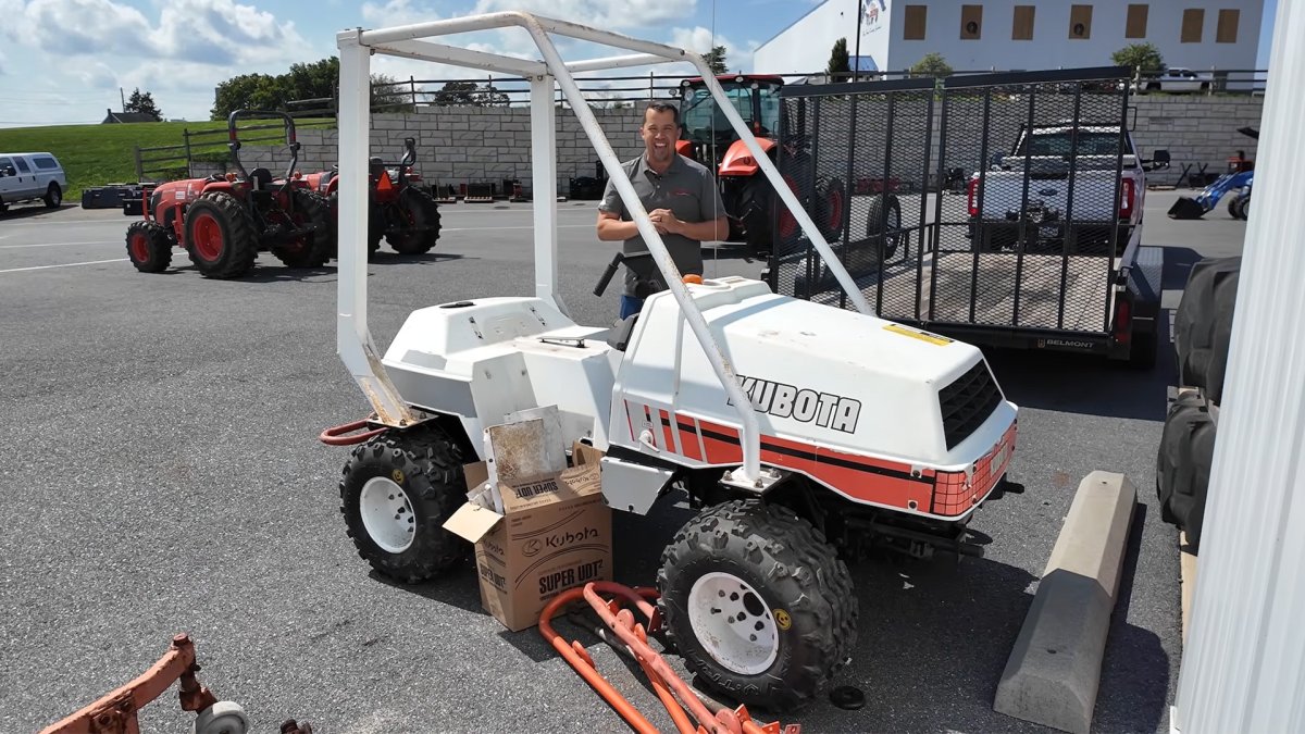 Kubota's Remote Control Tractor Was an '80s Flop. This Guy Just Found a Survivor