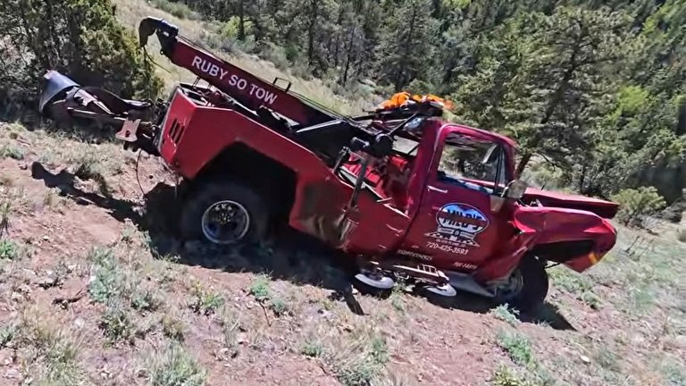 Vintage Chevy Tow Truck That Was Stuck on a Mountain for a Year Is Finally Pulled Out