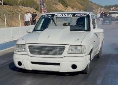Ford Godzilla V8 引擎塞入 Ford Ranger，極致改裝成就極速傳奇