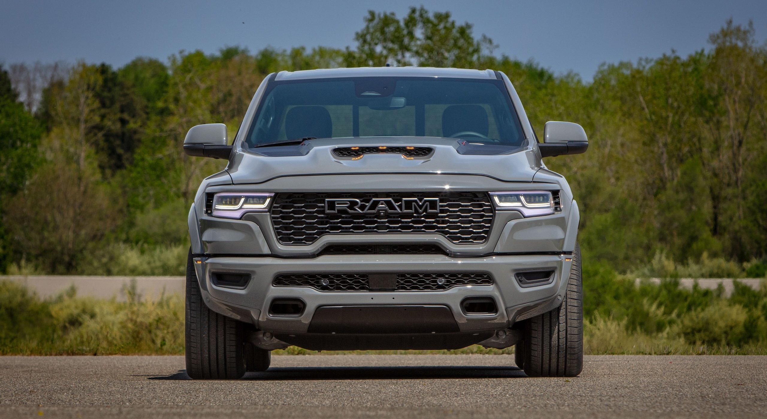 Ram 5.7 Hemi Rumble Bee 肌肉卡車熱銷，2027 年 3 月前產能全數售罄