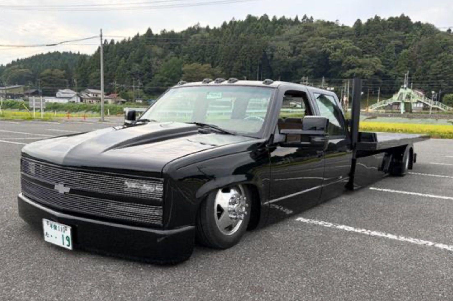 1997 Chevrolet C3500 rollback in Japan