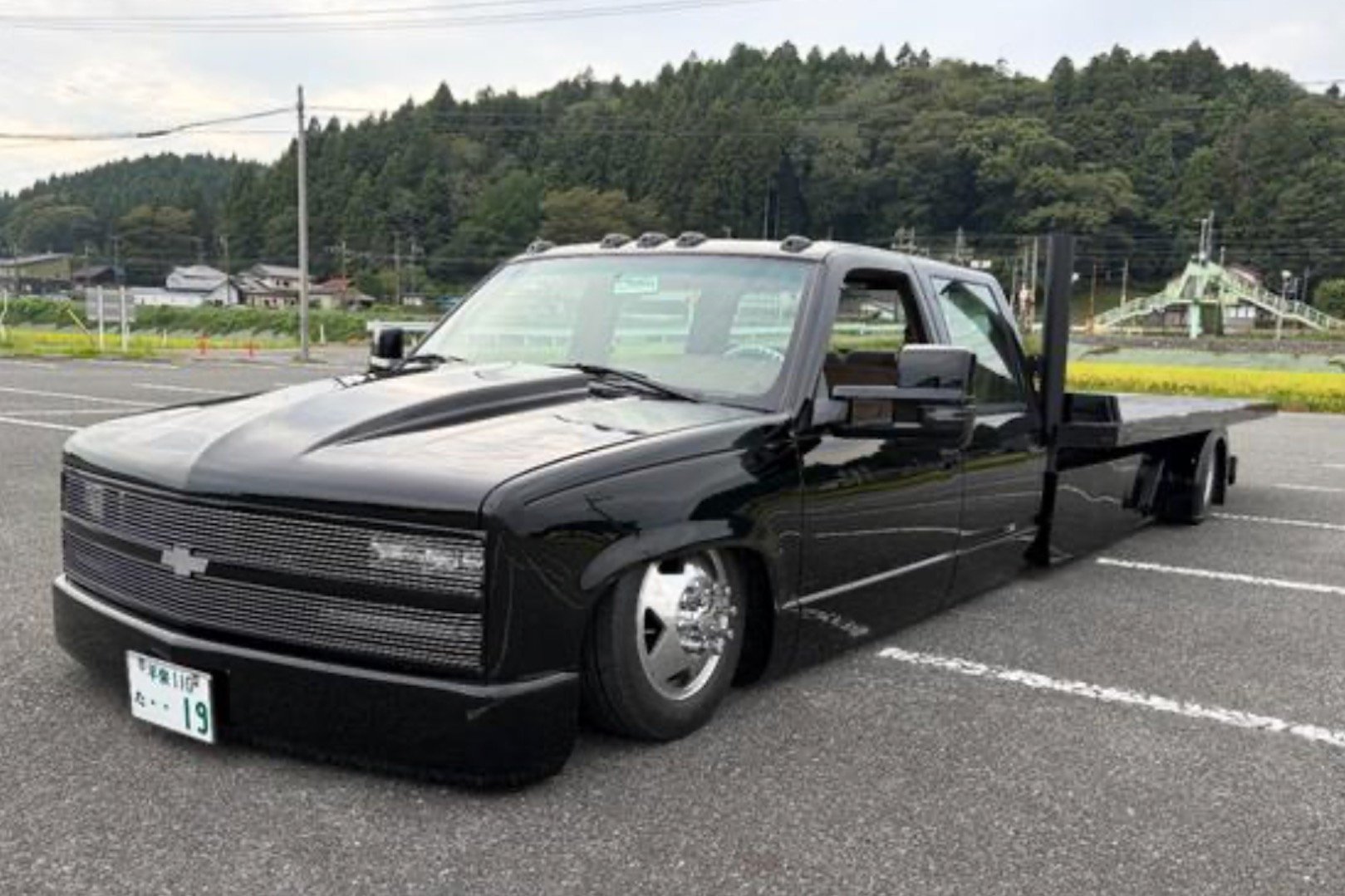 1997 Chevrolet C3500 rollback in Japan