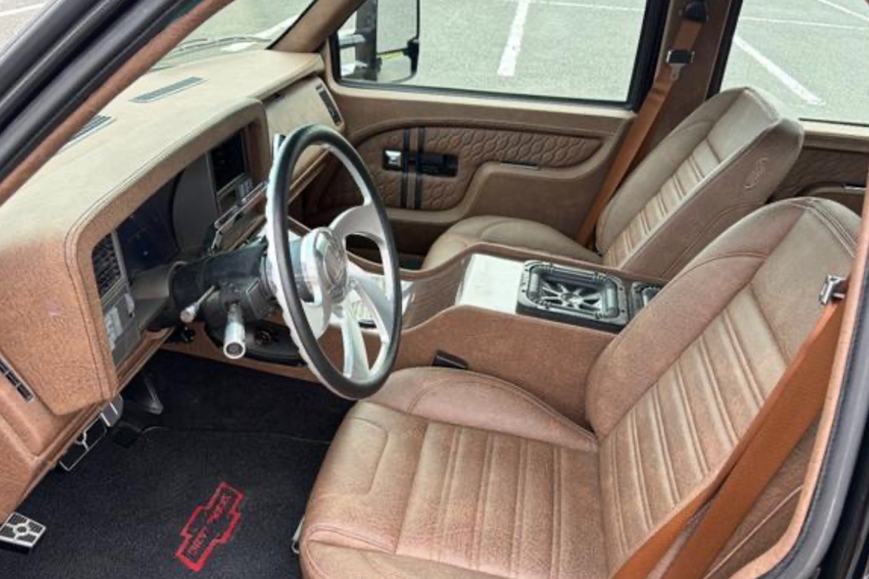1997 Chevrolet C3500 rollback in Japan